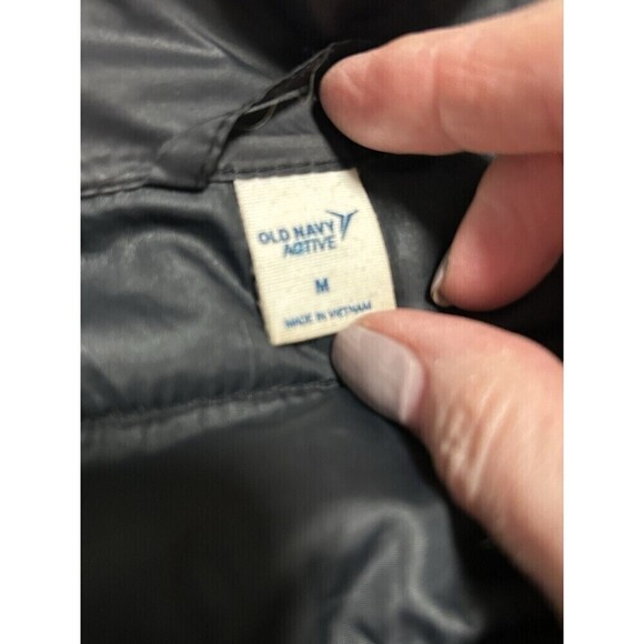 Old Navy Active Puffer Jacket Womens Size Medium Black Full Zip Quilted - Picture 3 of 5
